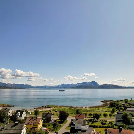 The Perfect Stop - Aurora Lodingen